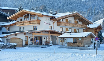 Landhotel Garni Bavaria Außenansicht Winter